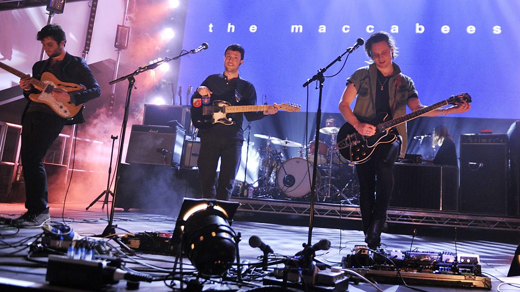 Music News LIVE: Maccabees to split