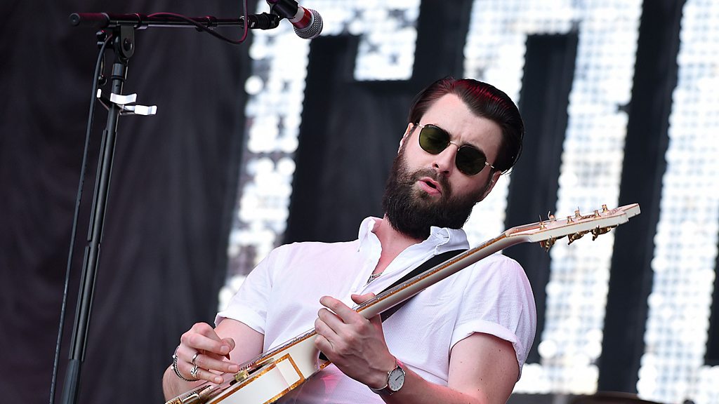 Music News LIVE: Courteeners leave stage after three songs