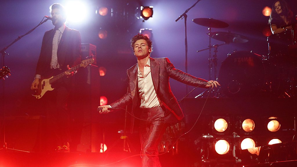 harry styles purple outfit